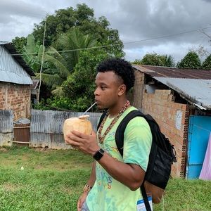 Meet your Posher, Emmanuel